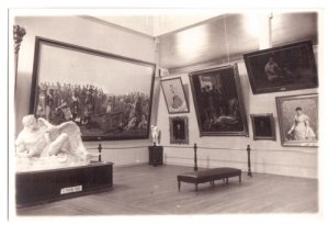 Obra: Fotograf�a de la Sala del Museo Nacional de Bellas Artes (ahora Museo Nacional de Artes Visuales, MNAV)  -  Desconocido