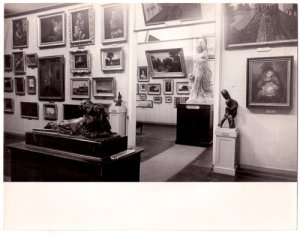 Obra: Fotograf�a de la Sala del Museo Nacional de Bellas Artes (ahora Museo Nacional de Artes Visuales, MNAV)  -  Desconocido