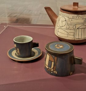 Obra: Juego de azucarero y taza con plato - Angelina de la Quintana
